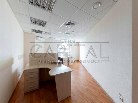 коммерческая по адресу Кияновский пер., 7А