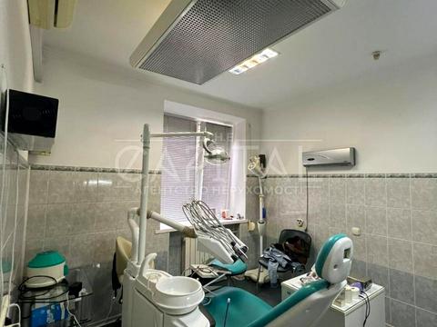 комерційна за адресою Лесі Українки бульв., 15
