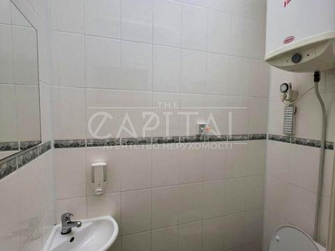 комерційна за адресою Лесі Українки бульв., 15