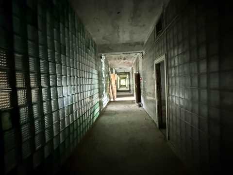 комерційна за адресою Левка Лук'яненка вул. (Ватутіна), 14