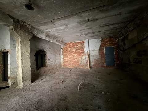 комерційна за адресою Левка Лук'яненка вул. (Ватутіна), 14