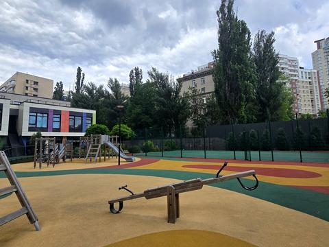 комерційна за адресою Предславинська вул., 40