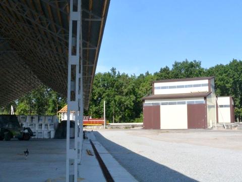 комерційна за адресою Незалежності, 131а