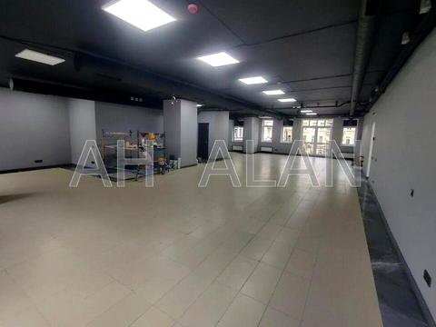 комерційна за адресою Спаська вул., 5