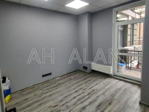 комерційна за адресою Спаська вул., 5