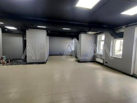 комерційна за адресою Спаська вул., 5