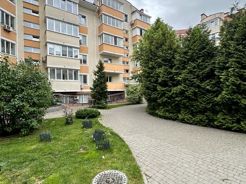 комерційна за адресою Богдана Хмельницького вул., 1-В
