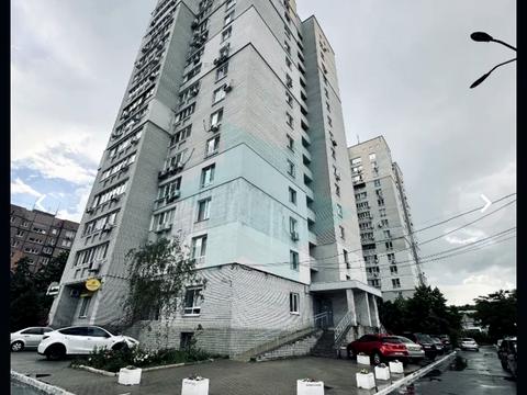 квартира за адресою Космічна вул., 3