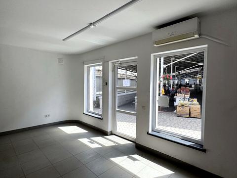 комерційна за адресою Базарна вул., 10
