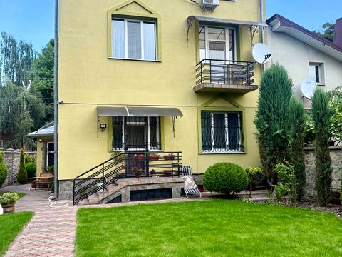 будинок за адресою Михайла Павлика вул., 12