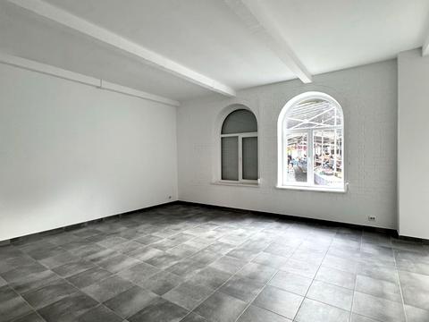 комерційна за адресою Базарна вул., 10