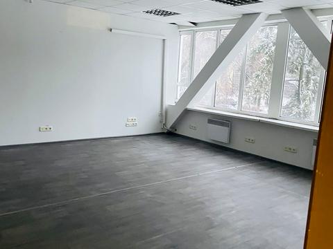 комерційна за адресою Миколи Василенка вул., 7