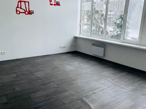 комерційна за адресою Миколи Василенка вул., 7