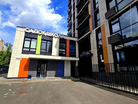 комерційна за адресою Предславинська вул., 53а