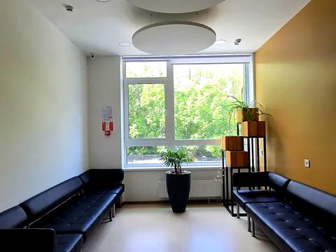 комерційна за адресою Предславинська вул., 53а