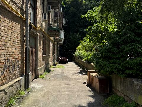 комерційна за адресою Миколи Грінченка вул., 8