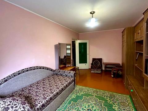 квартира за адресою Космонавтів вул., 8а