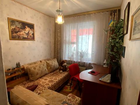 квартира за адресою Боровиковського бульв., 10
