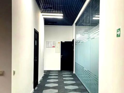 комерційна за адресою Новонаводницька вул. (Лаврська), 16