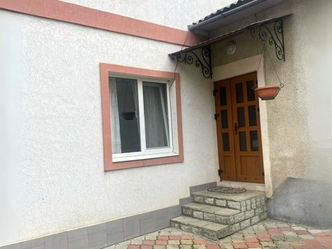 комерційна за адресою Вишнева вул., 34