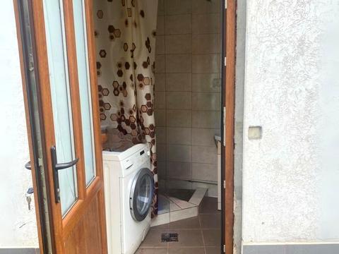 комерційна за адресою Вишнева вул., 34