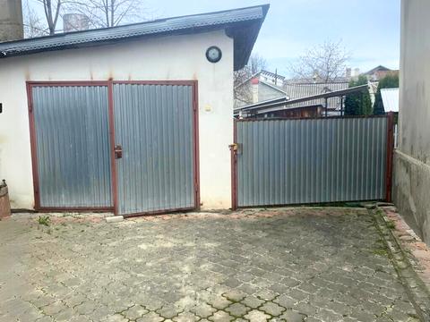комерційна за адресою Вишнева вул., 34