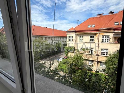 квартира за адресою Ужгород, Олександра Довженка вул., 6