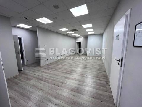 комерційна за адресою Іллінська вул., 8