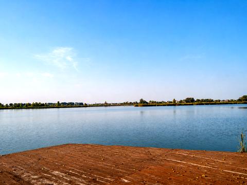комерційна за адресою Центральна вул. (Жовтнева), 1