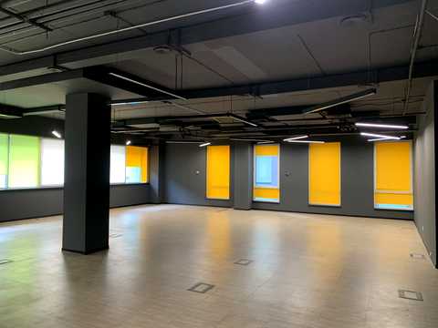 комерційна за адресою Наукова вул., 76