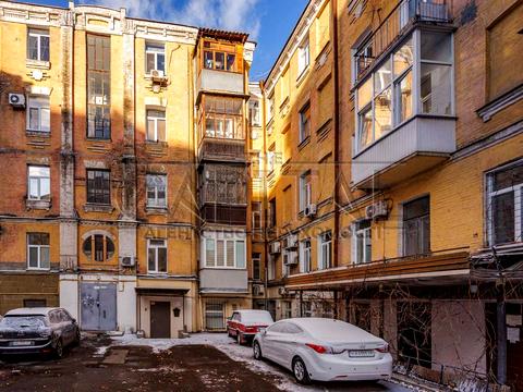 комерційна за адресою Жилянська вул., 55