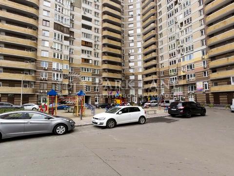 квартира за адресою Анни Ахматової вул., 30