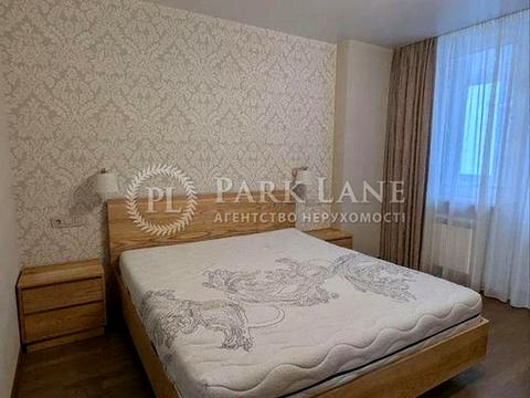 квартира за адресою Анни Ахматової вул., 30