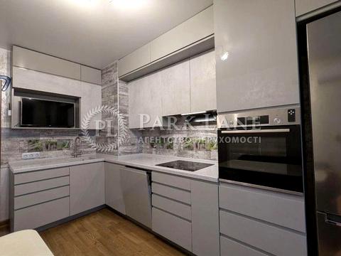 квартира за адресою Анни Ахматової вул., 30