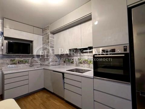 квартира за адресою Анни Ахматової вул., 30