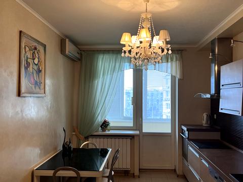 квартира за адресою Володимира Івасюка просп. (Героїв Сталінграду), 4