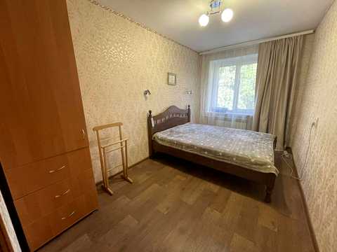квартира по адресу Строителей ул., 12