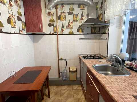 квартира по адресу Строителей ул., 12