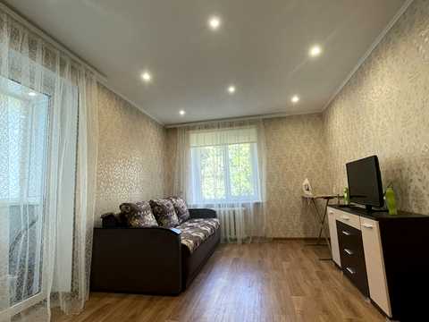 квартира по адресу Строителей ул., 12