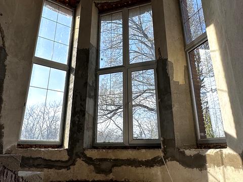 комерційна за адресою Зоряна, 8
