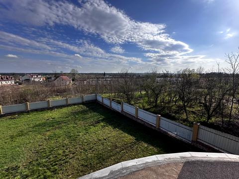 комерційна за адресою Зоряна, 8