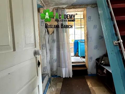 будинок за адресою Місячна вул.