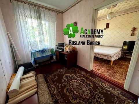 будинок за адресою Місячна вул.