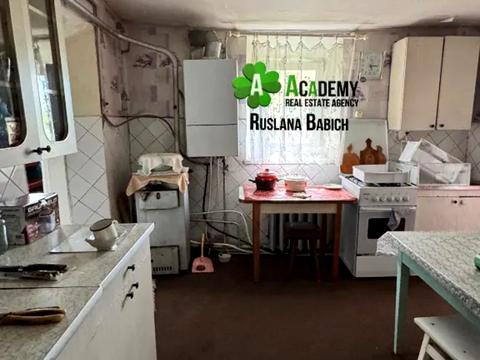 будинок за адресою Місячна вул.