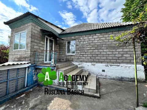 будинок за адресою Місячна вул.