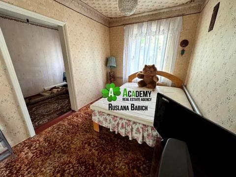 будинок за адресою Місячна вул.