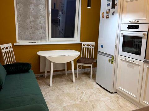 квартира за адресою Перлинна вул., 8