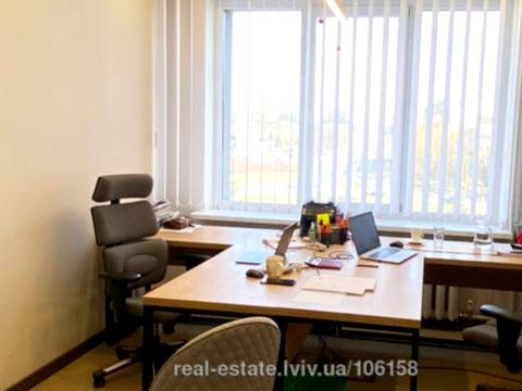 комерційна за адресою Зелена вул., 1