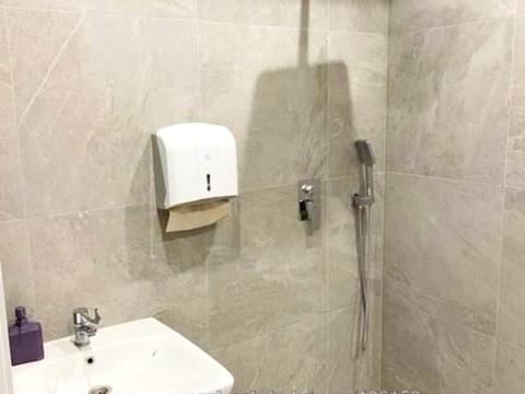 комерційна за адресою Зелена вул., 1