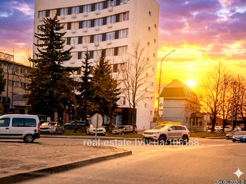 комерційна за адресою Зелена вул., 1